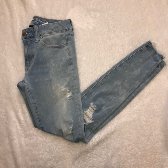 American Eagle Light Denim Distressed Jegging Jean - Picture 2 of 13